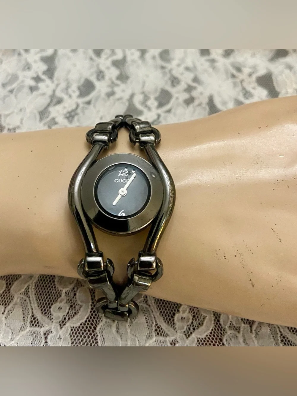 Gucci W118 Water Resistant Silver-Black Quartz Lady Watch